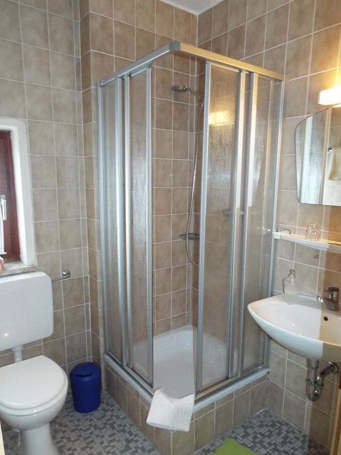 Hotel Garni Zum Reinhardswald Gewissenruh Buitenkant foto
